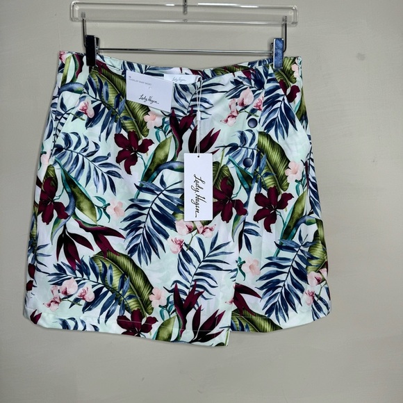 Lady Hagen Women's 16” Palm Overlap Golf Skort - Picture 5 of 12